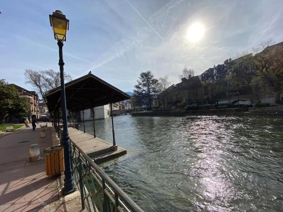 Quai Des Cordeliers, Balcon Et Vieille Ville Annecy Exterior photo