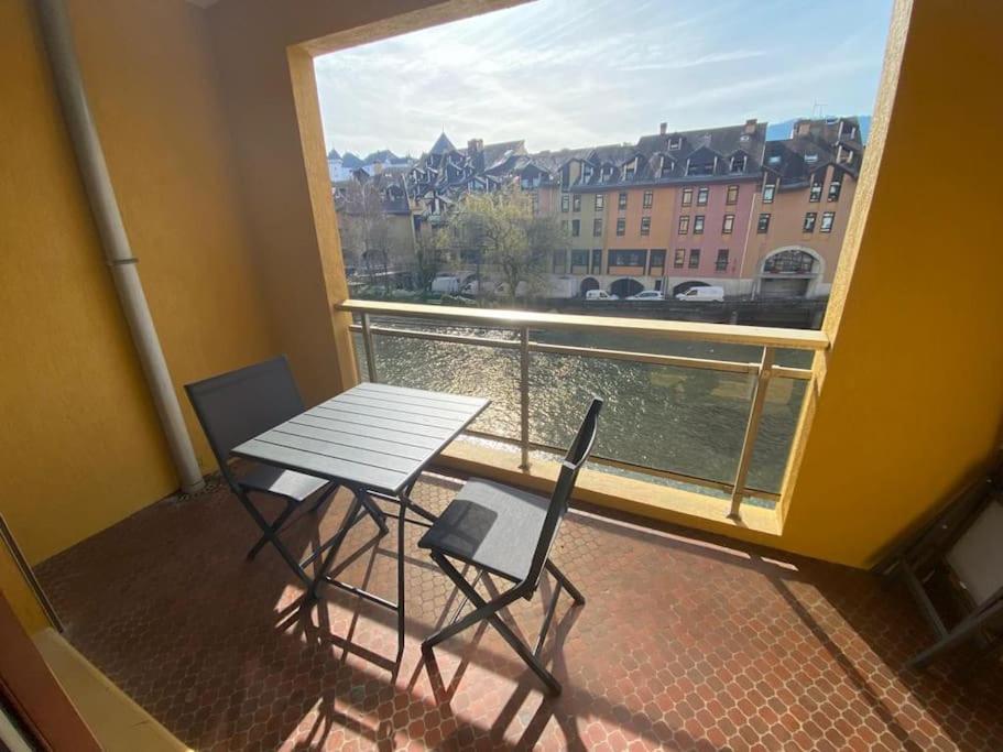 Quai Des Cordeliers, Balcon Et Vieille Ville Annecy Exterior photo