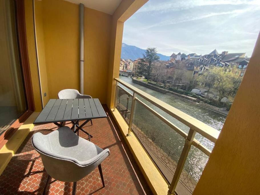 Quai Des Cordeliers, Balcon Et Vieille Ville Annecy Exterior photo