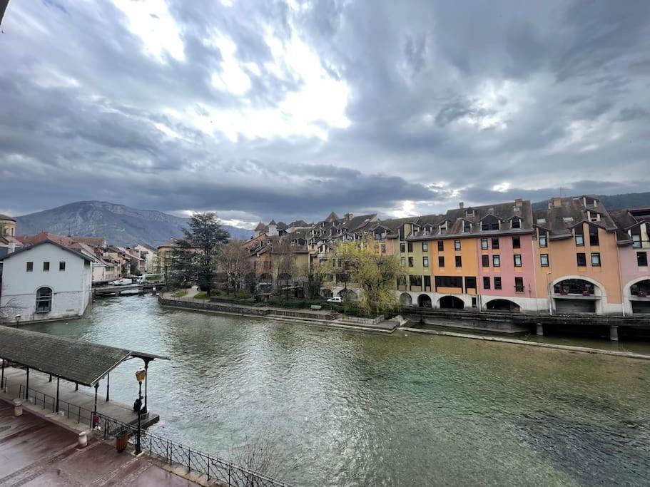 Quai Des Cordeliers, Balcon Et Vieille Ville Annecy Exterior photo